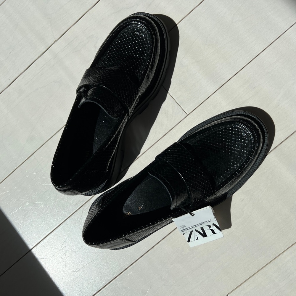 Croc loafer
